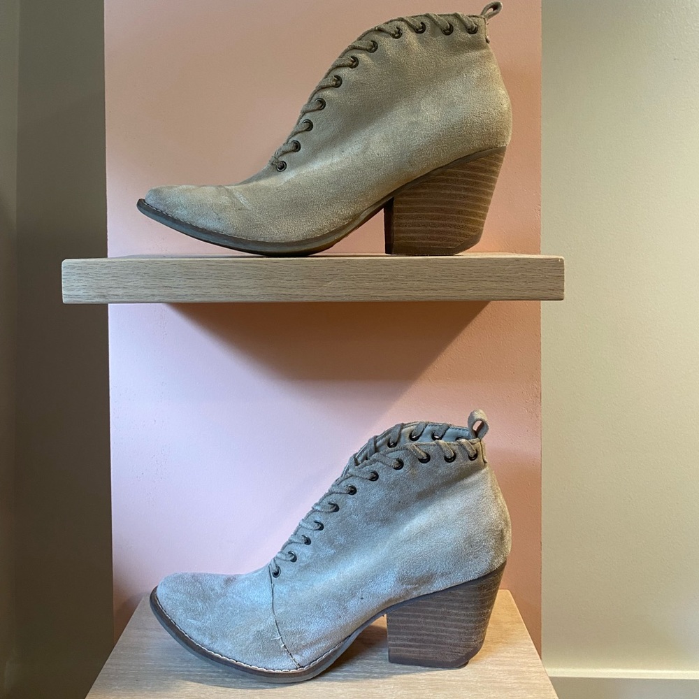 coconut by matisse lace up boots !